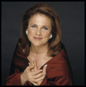 Tovah Feldshuh
