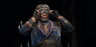 Clov (John Douglas Thompson) wakes. @Carol Rosegg.